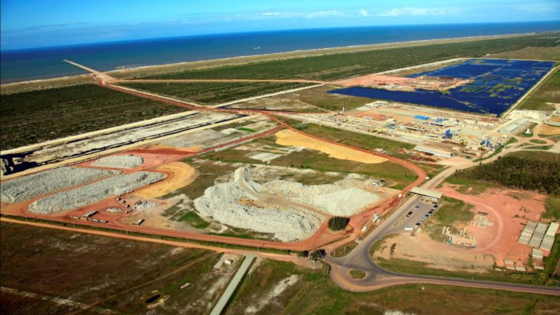 Vista aérea do Porto do Açu